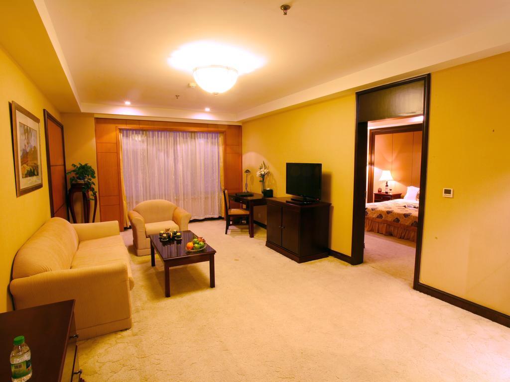 Central Plaza Hotel Dalian Exterior photo