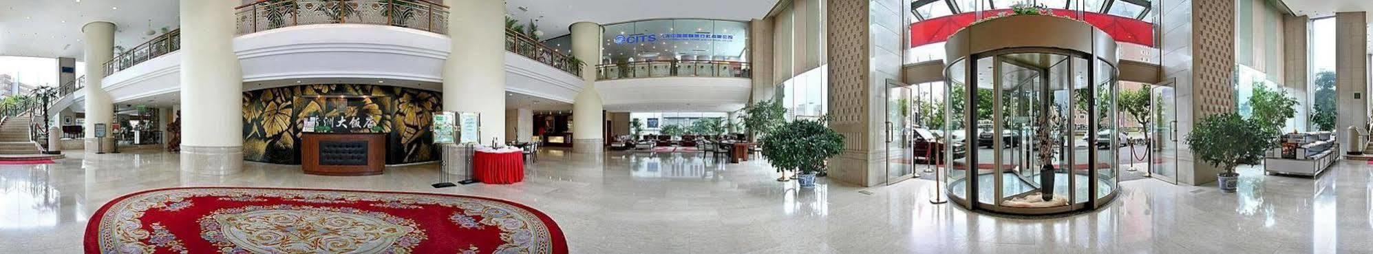 Central Plaza Hotel Dalian Exterior photo